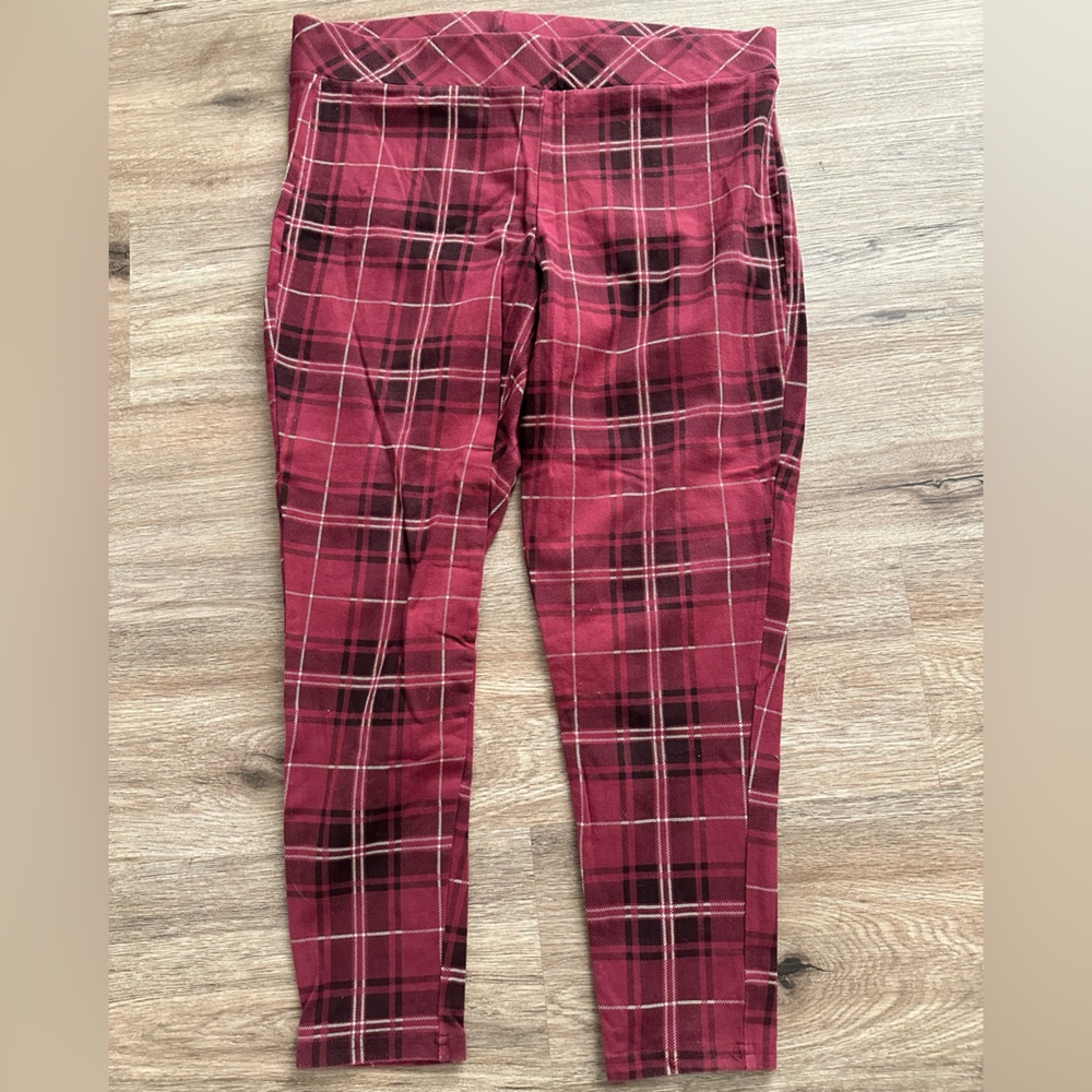 TORRID SIZE 2 2X 18-20 RED PLAID FULL LENGTH LEGGINGS